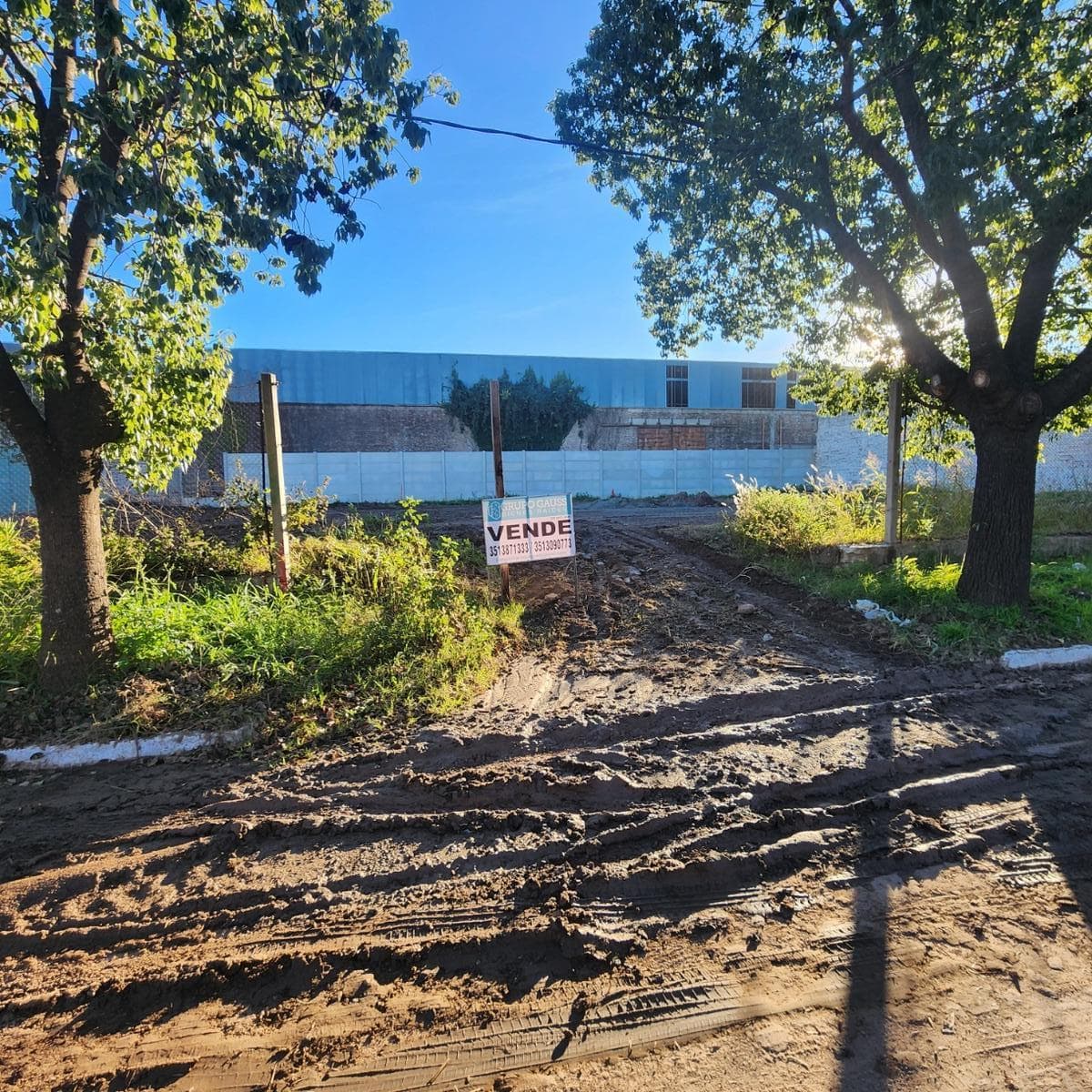 Land for sale in Alto Verde—Las Pircas Street, across from the plaza—VEHICLES ACCEPTED AS PART OF PAYMENT