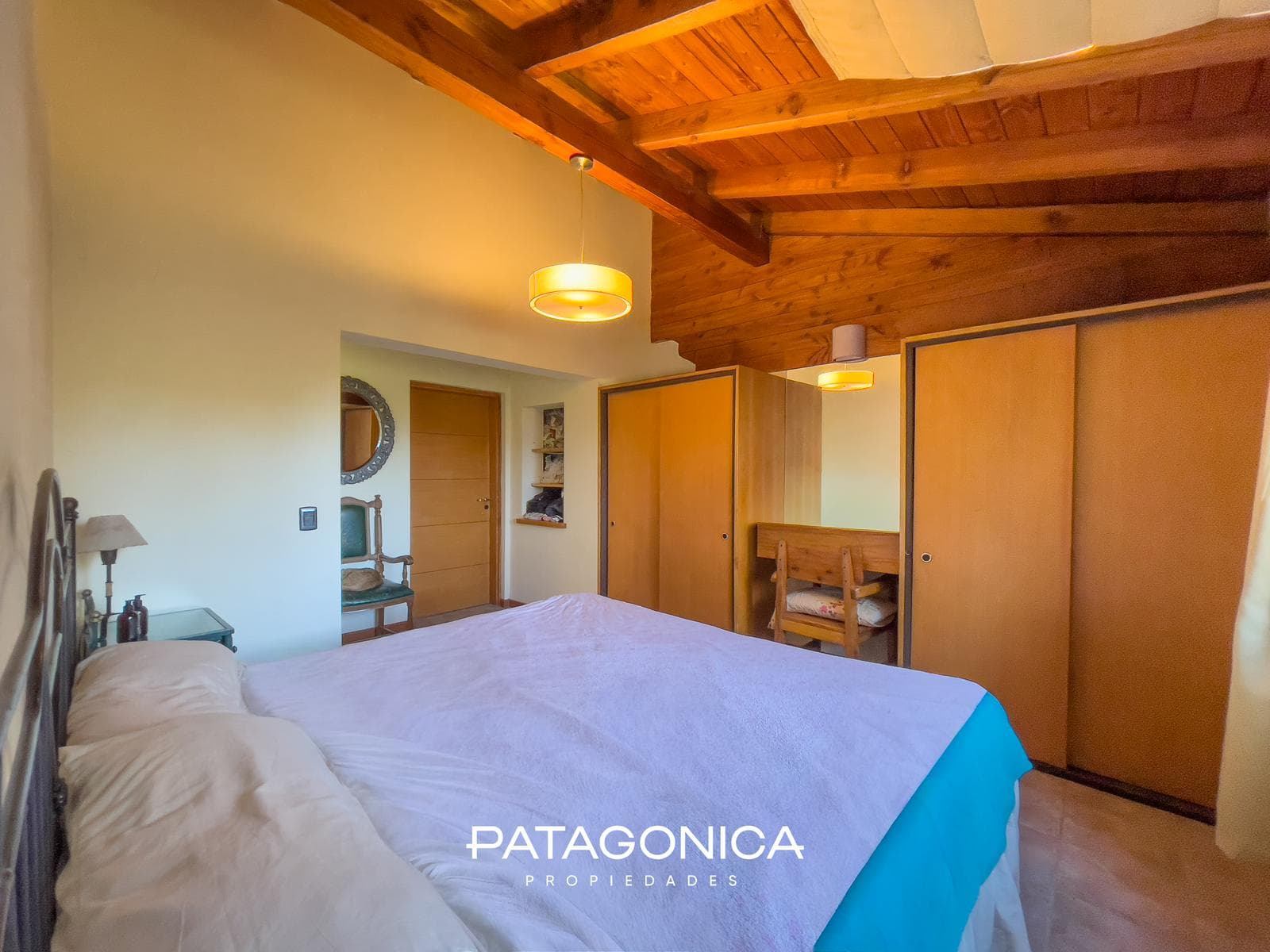 HOUSE FOR SALE: 140 m², on a 1781 m² lot; Penthouse in the RUCA HUE Gated Community, Villa La Angostura