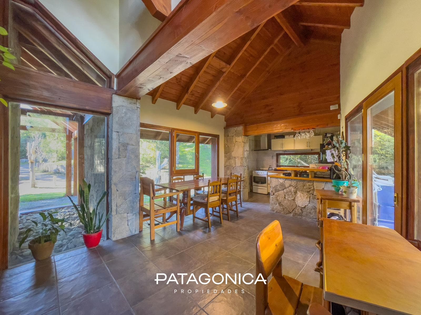 HOUSE FOR SALE: 140 m², on a 1781 m² lot; Penthouse in the RUCA HUE Gated Community, Villa La Angostura