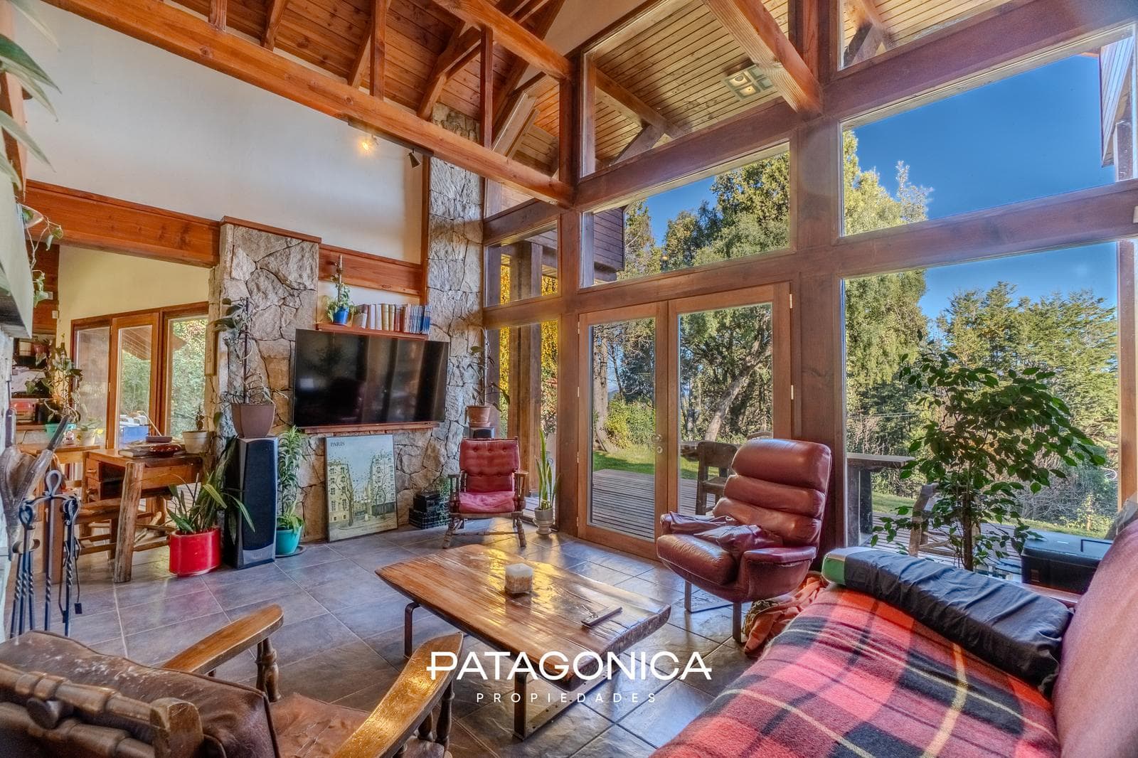 HOUSE FOR SALE: 140 m², on a 1781 m² lot; Penthouse in the RUCA HUE Gated Community, Villa La Angostura