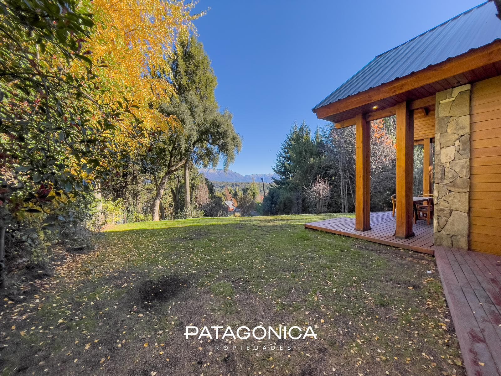 HOUSE FOR SALE: 140 m², on a 1781 m² lot; Penthouse in the RUCA HUE Gated Community, Villa La Angostura