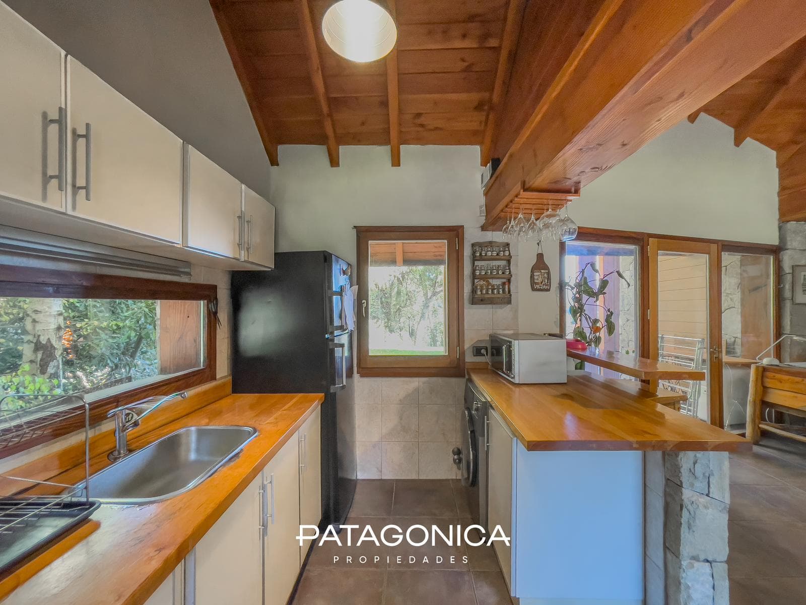 HOUSE FOR SALE: 140 m², on a 1781 m² lot; Penthouse in the RUCA HUE Gated Community, Villa La Angostura