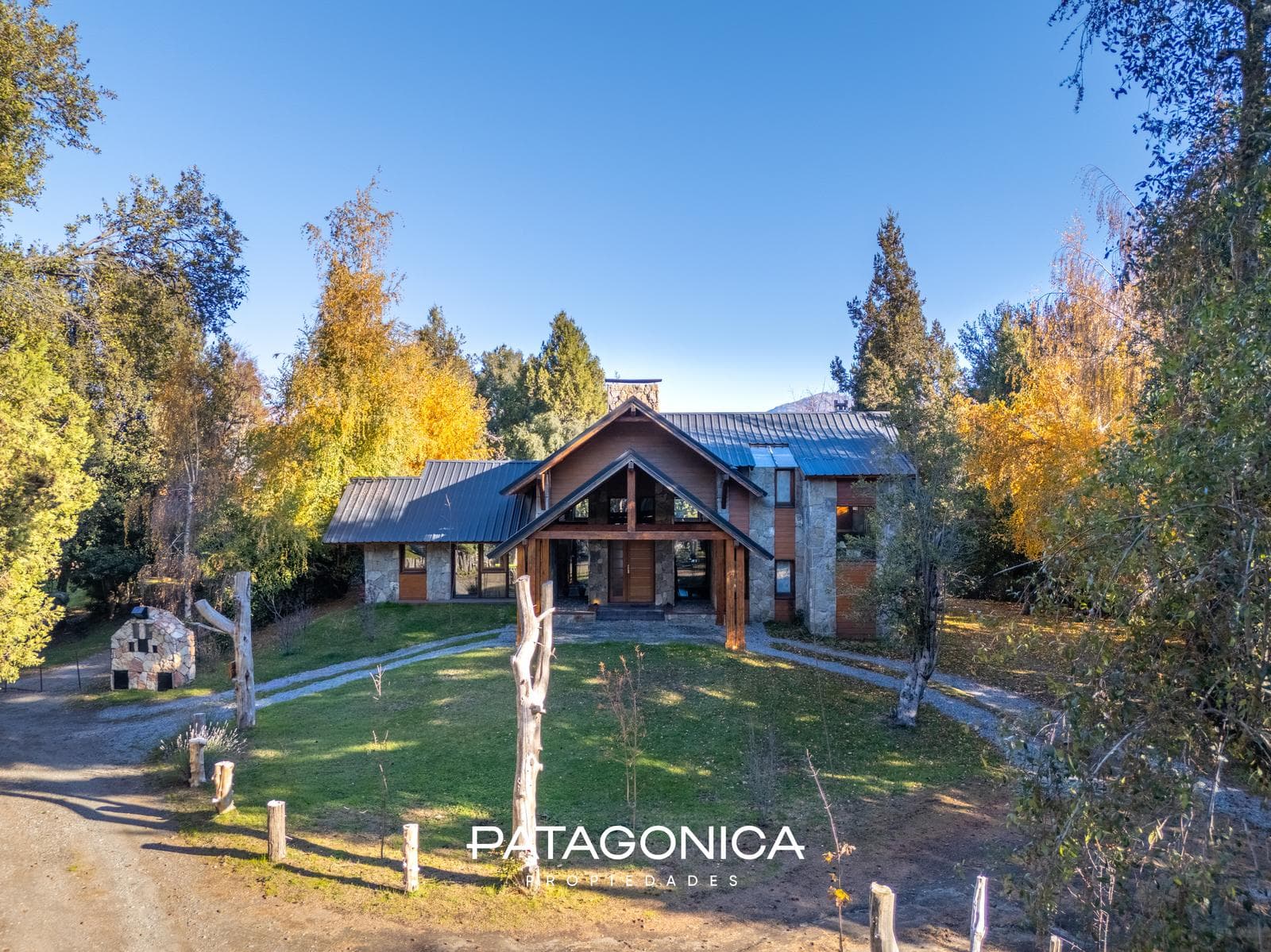 HOUSE FOR SALE: 140 m², on a 1781 m² lot; Penthouse in the RUCA HUE Gated Community, Villa La Angostura