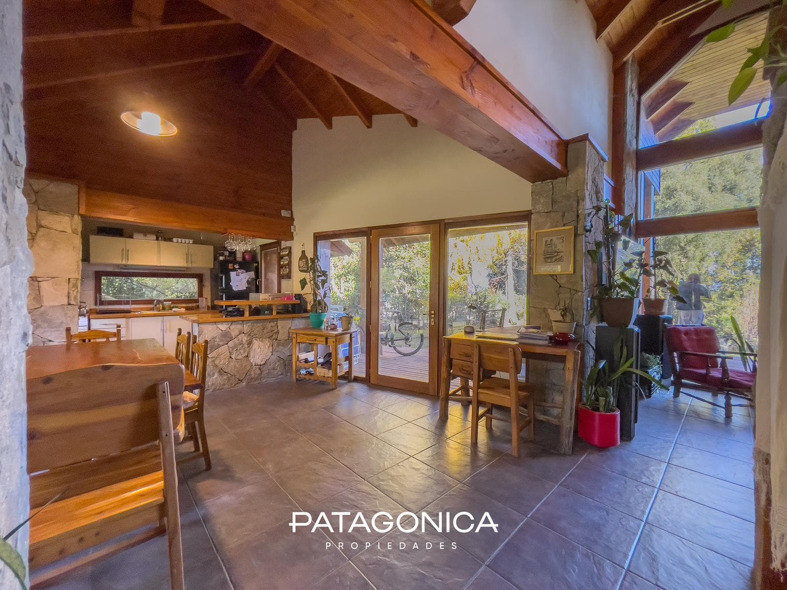 HOUSE FOR SALE: 140 m², on a 1781 m² lot; Penthouse in the RUCA HUE Gated Community, Villa La Angostura