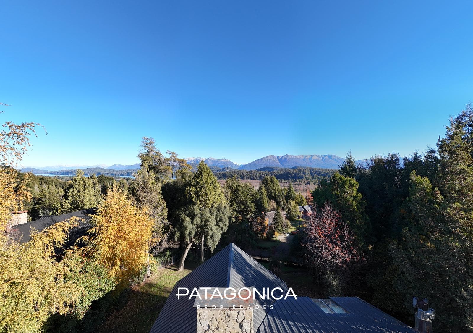 HOUSE FOR SALE: 140 m², on a 1781 m² lot; Penthouse in the RUCA HUE Gated Community, Villa La Angostura