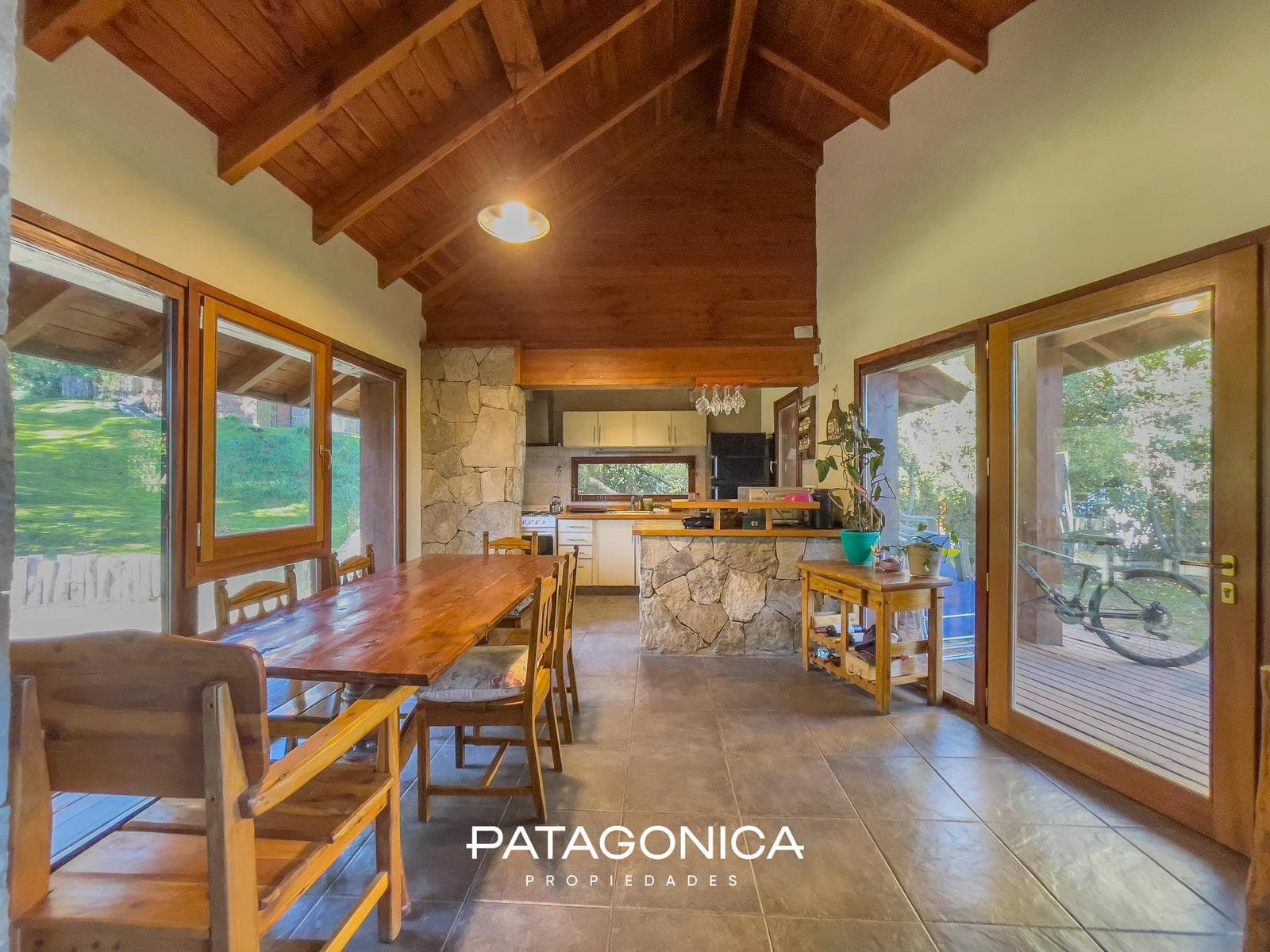 HOUSE FOR SALE: 140 m², on a 1781 m² lot; Penthouse in the RUCA HUE Gated Community, Villa La Angostura