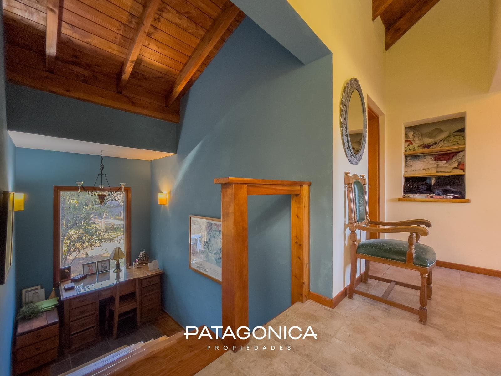 HOUSE FOR SALE: 140 m², on a 1781 m² lot; Penthouse in the RUCA HUE Gated Community, Villa La Angostura