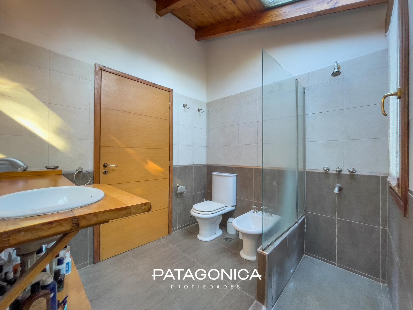 HOUSE FOR SALE: 140 m², on a 1781 m² lot; Penthouse in the RUCA HUE Gated Community, Villa La Angostura