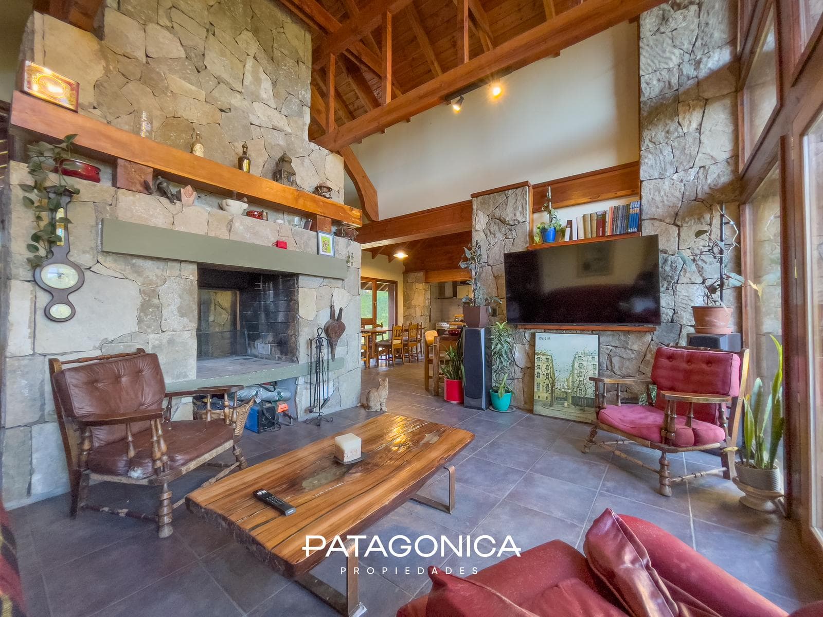 HOUSE FOR SALE: 140 m², on a 1781 m² lot; Penthouse in the RUCA HUE Gated Community, Villa La Angostura