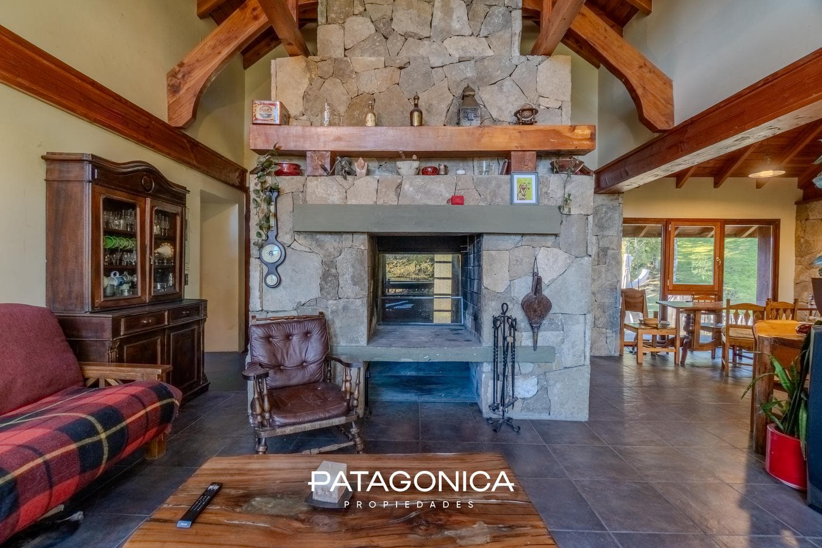 HOUSE FOR SALE: 140 m², on a 1781 m² lot; Penthouse in the RUCA HUE Gated Community, Villa La Angostura
