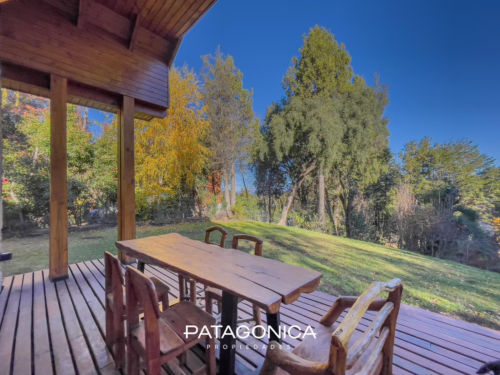 HOUSE FOR SALE: 140 m², on a 1781 m² lot; Penthouse in the RUCA HUE Gated Community, Villa La Angostura