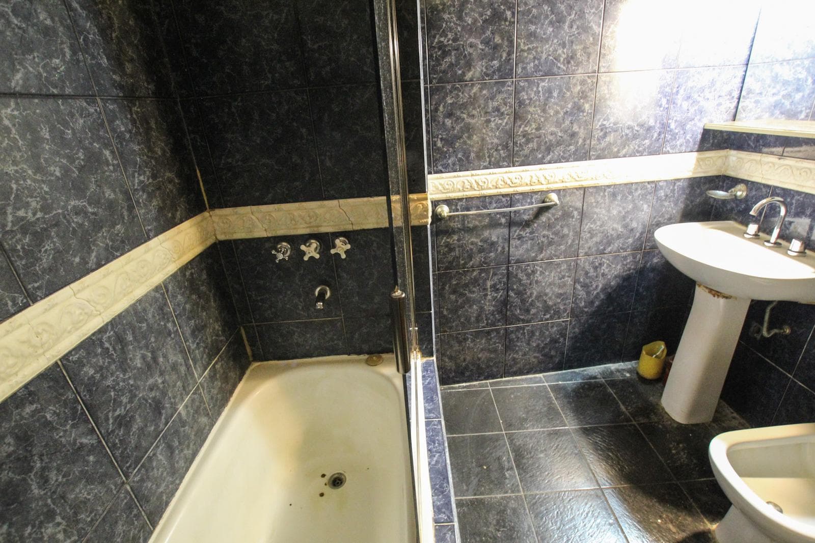 2-room apartment for sale in Floresta, in need of renovation, good location, eligible for financing, 60 m²