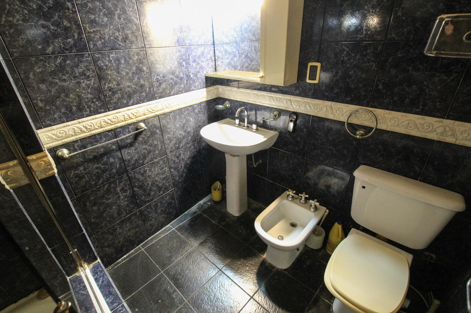 2-room apartment for sale in Floresta, in need of renovation, good location, eligible for financing, 60 m²
