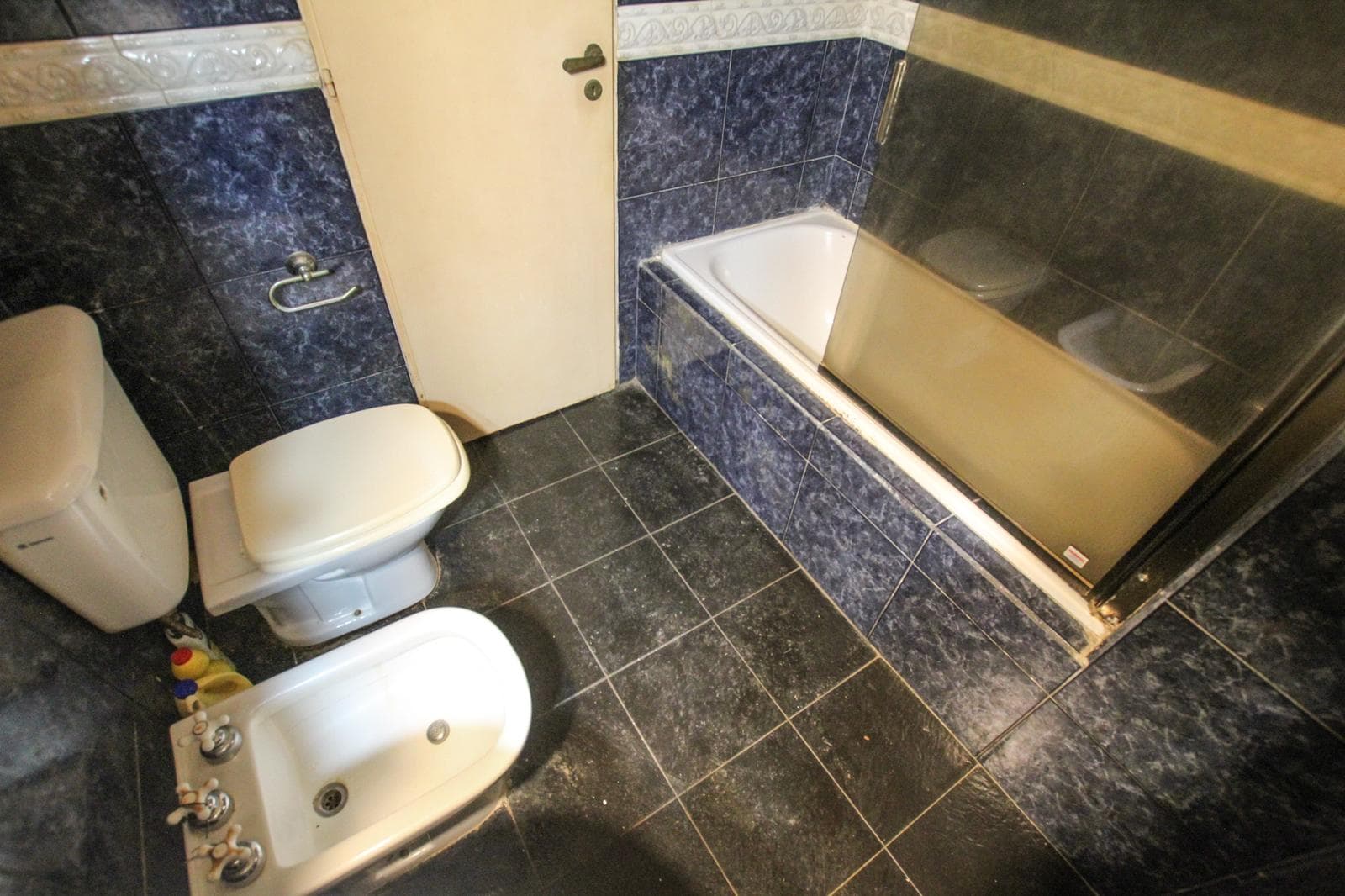 2-room apartment for sale in Floresta, in need of renovation, good location, eligible for financing, 60 m²