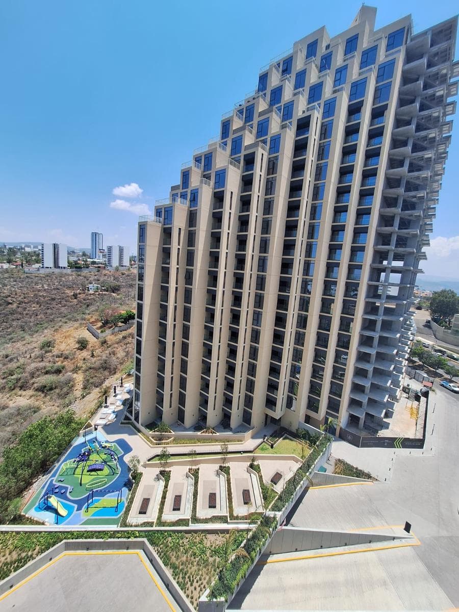 Departamento Nuevo y Amueblado en piso 10 de Adamant Grand con 2 Recámaras