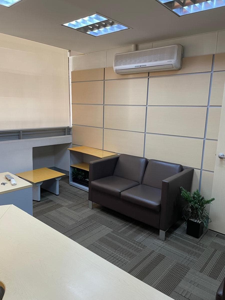 Furnished office for rent in Bosques de Duraznos