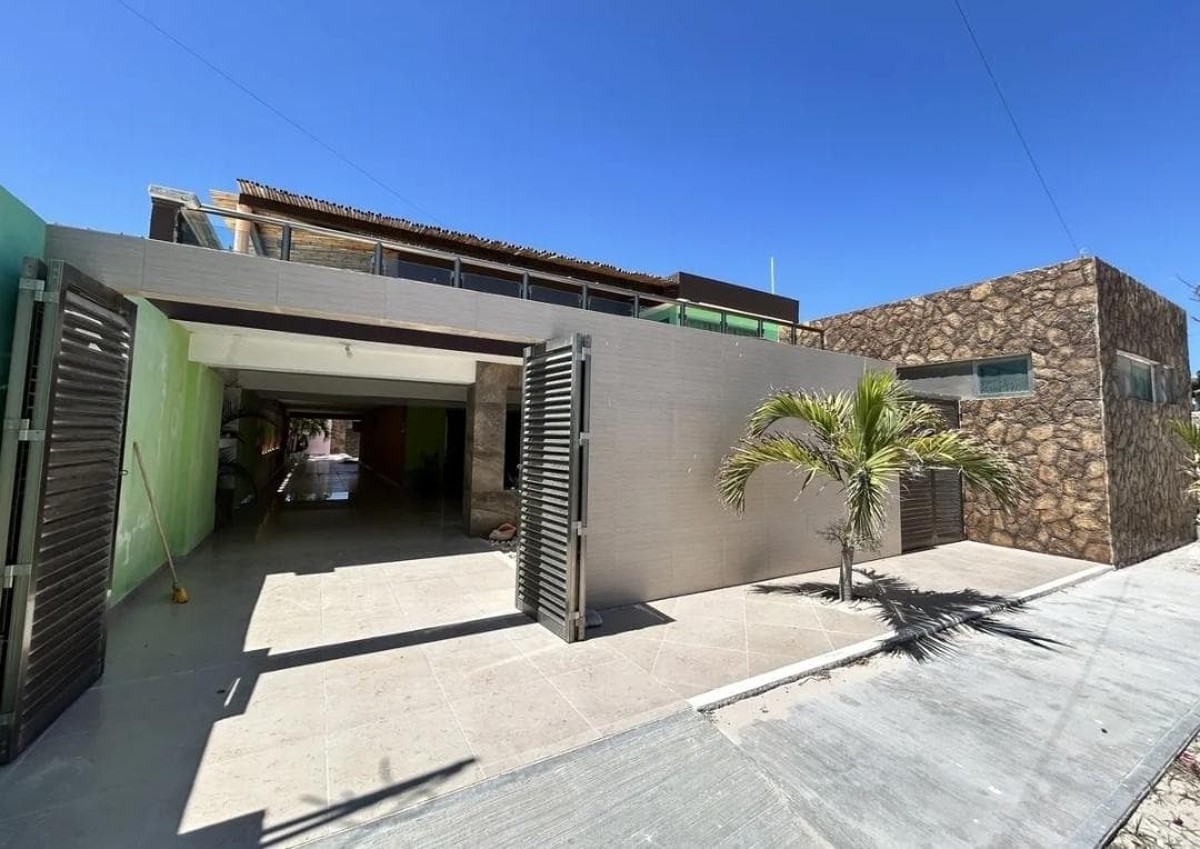 HOUSE FOR SALE: 4 BEDROOMS, 588 M2, JUST 50 METERS FROM THE BEACH IN CHELEM, PROGRESO