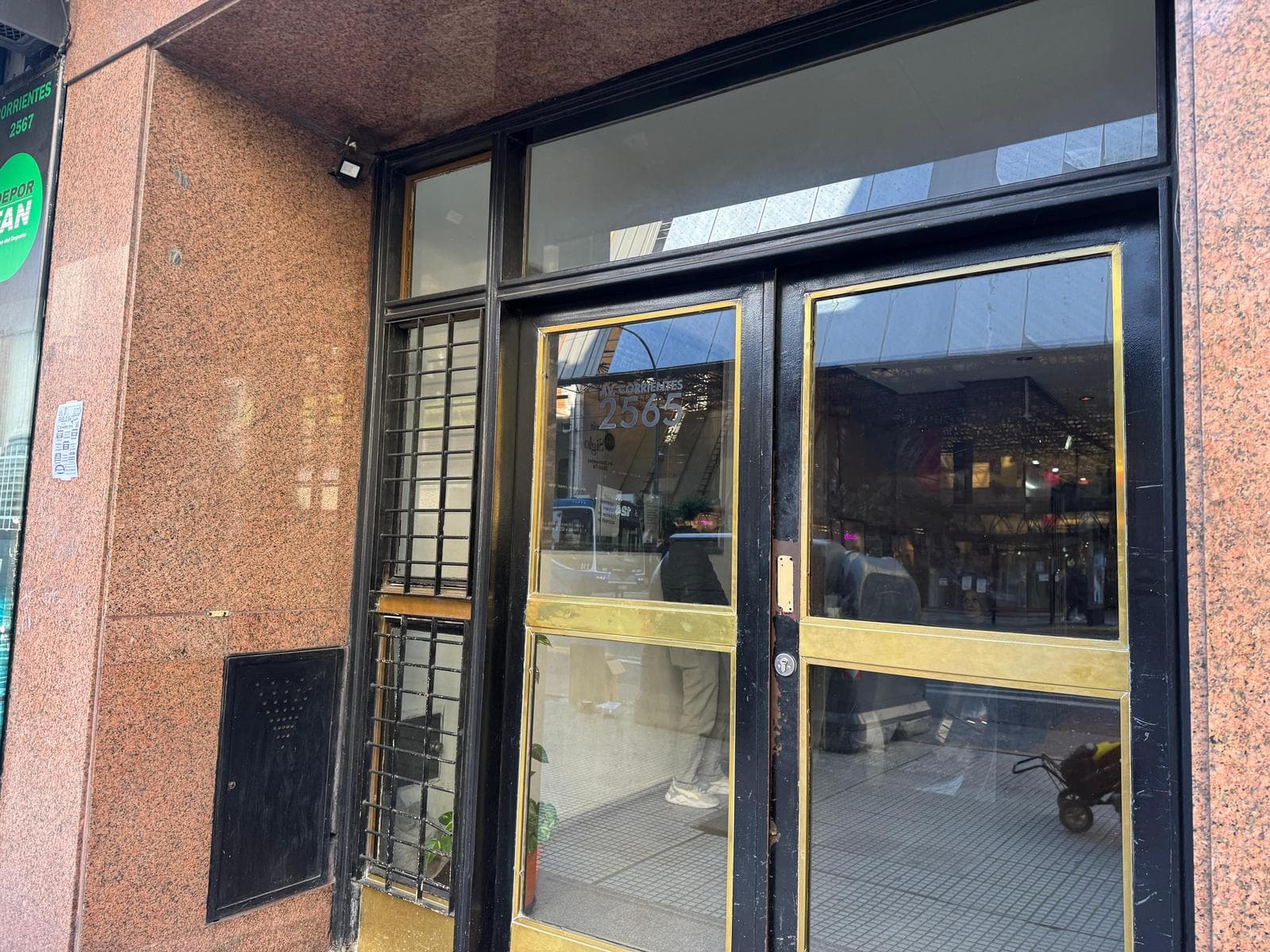 40 M2 OFFICE IN IMPECCABLE CONDITION, FACING AWAY FROM THE STREET, OPEN VIEW, BALVANERA