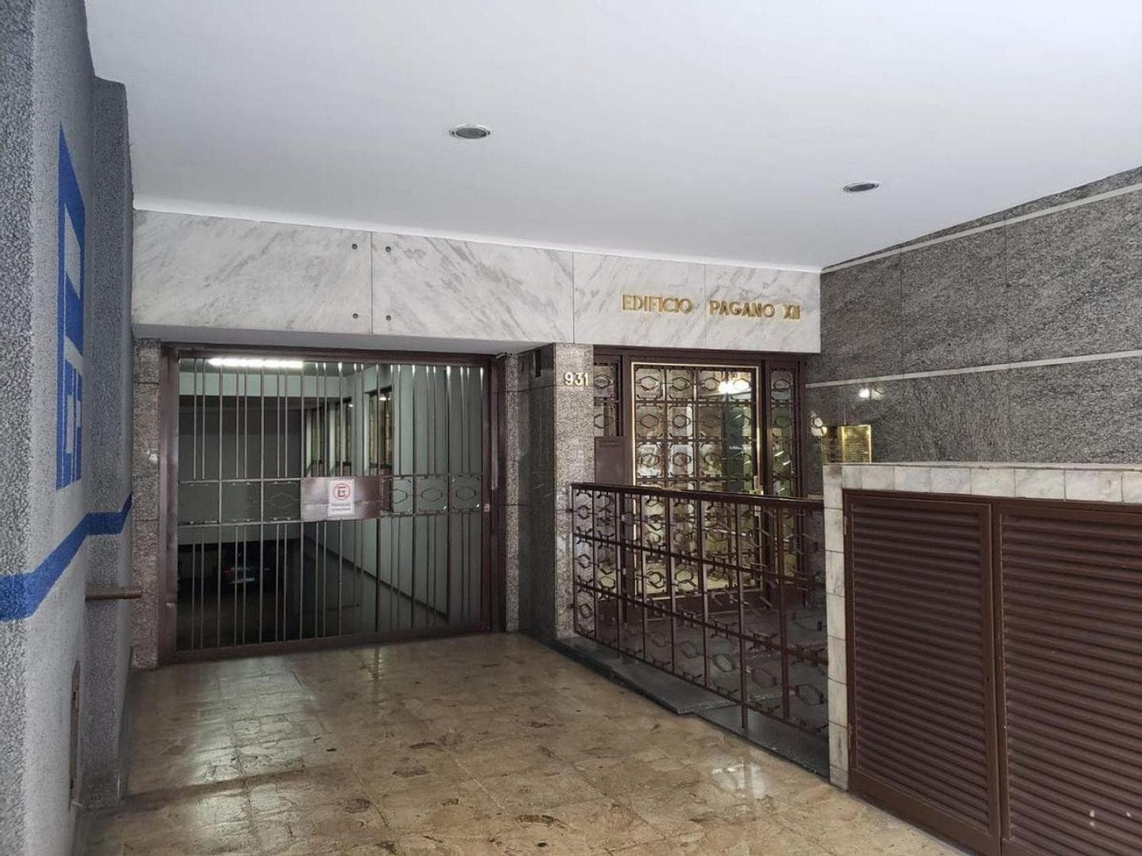 3-Bedroom Apartment for Sale with Garage. Downtown