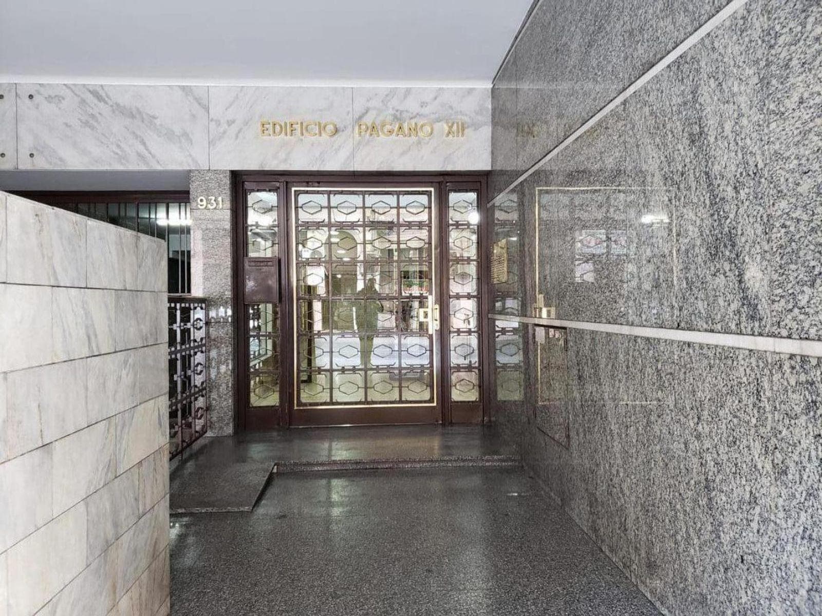 3-Bedroom Apartment for Sale with Garage. Downtown
