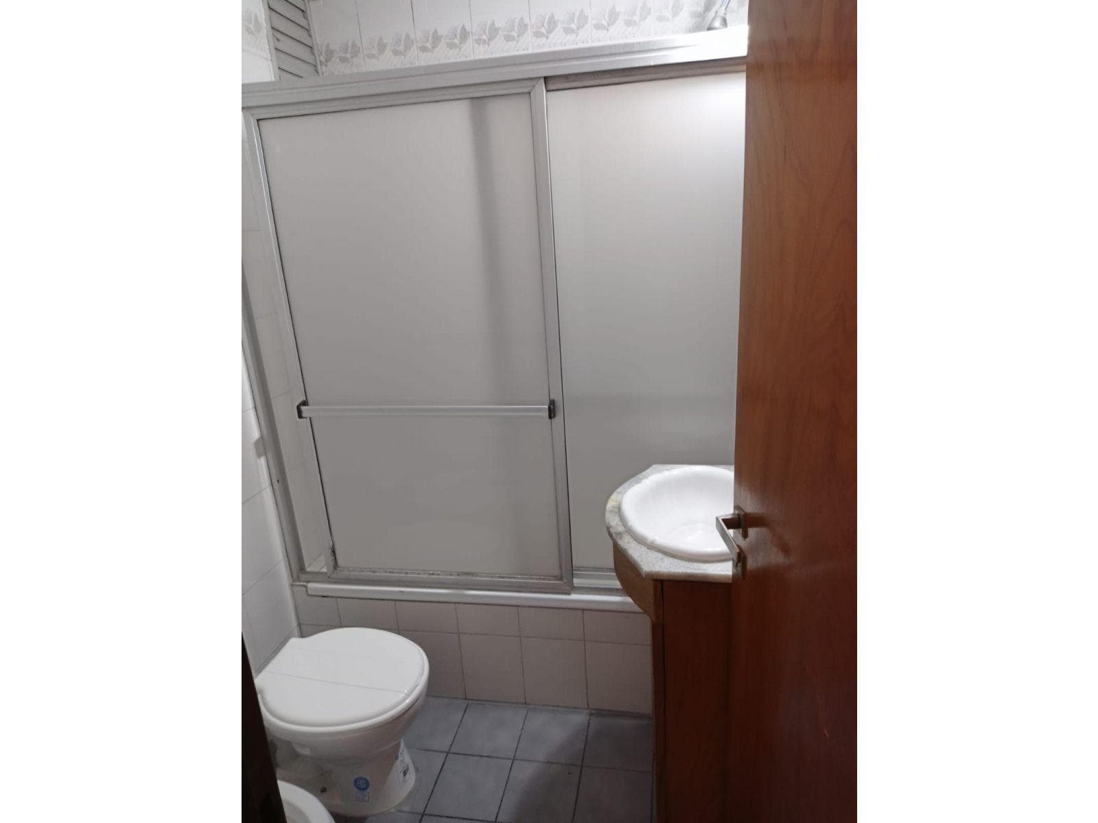 3-Bedroom Apartment for Sale with Garage. Downtown