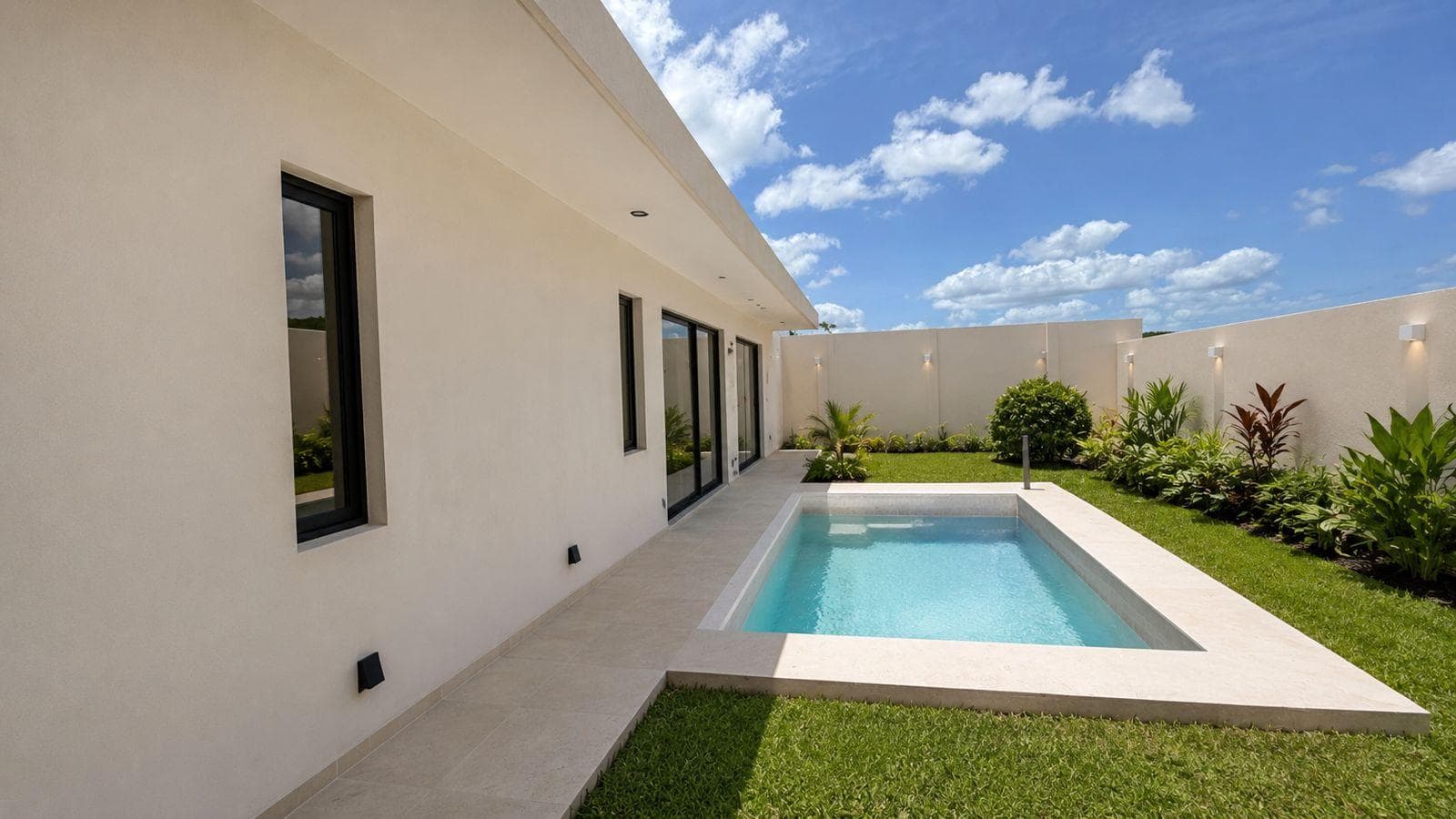 Single-story house for sale in Mérida on a private lot, scheduled for delivery in August 2026