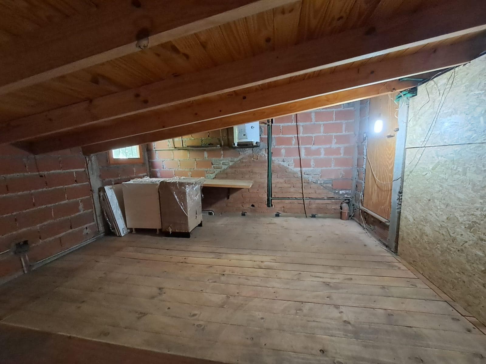 OPPORTUNITY: HOUSE AND APARTMENT in La Cascada