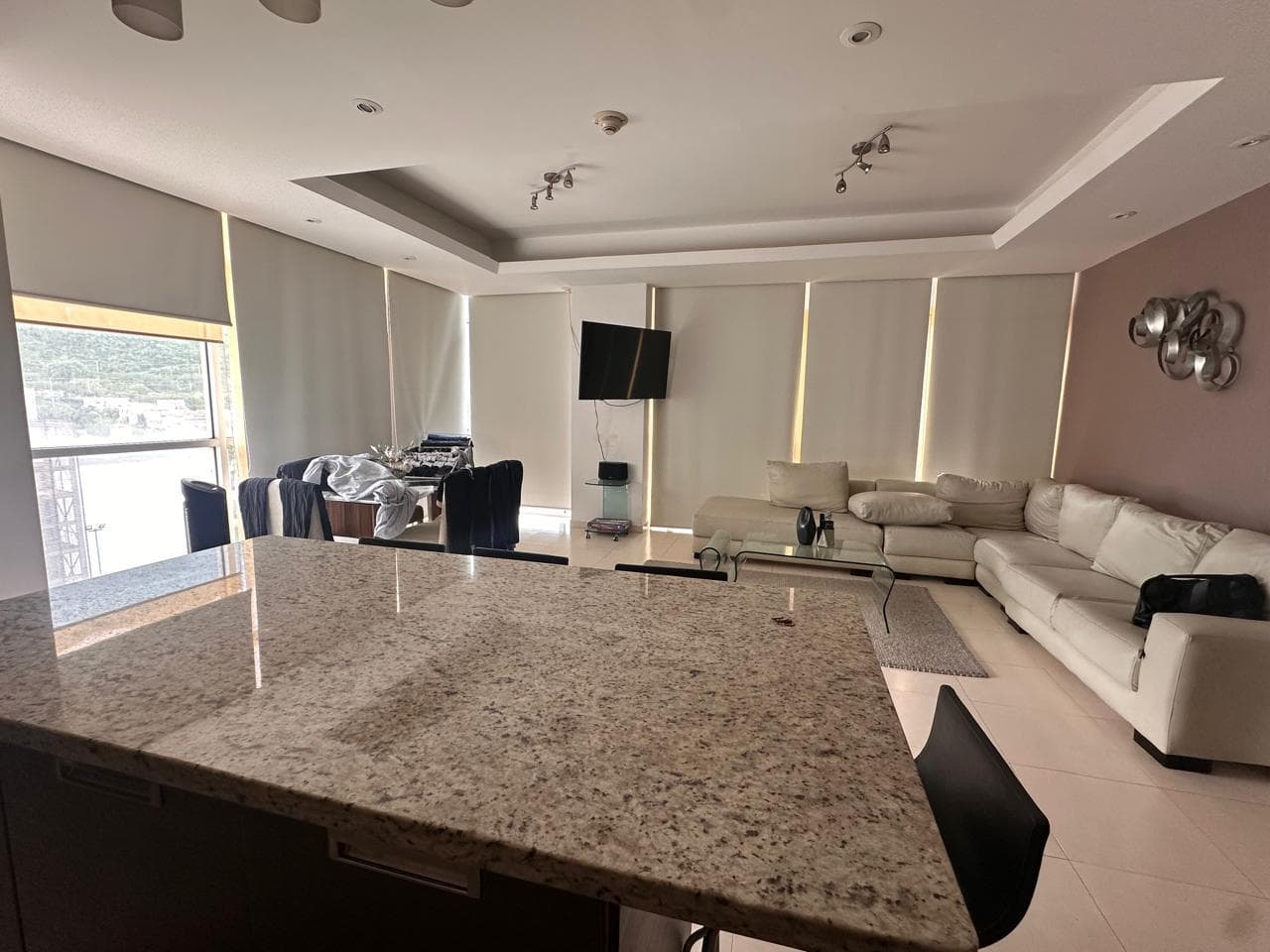 APARTMENT FOR RENT IN TORRE AQUA - VALLE ORIENTE