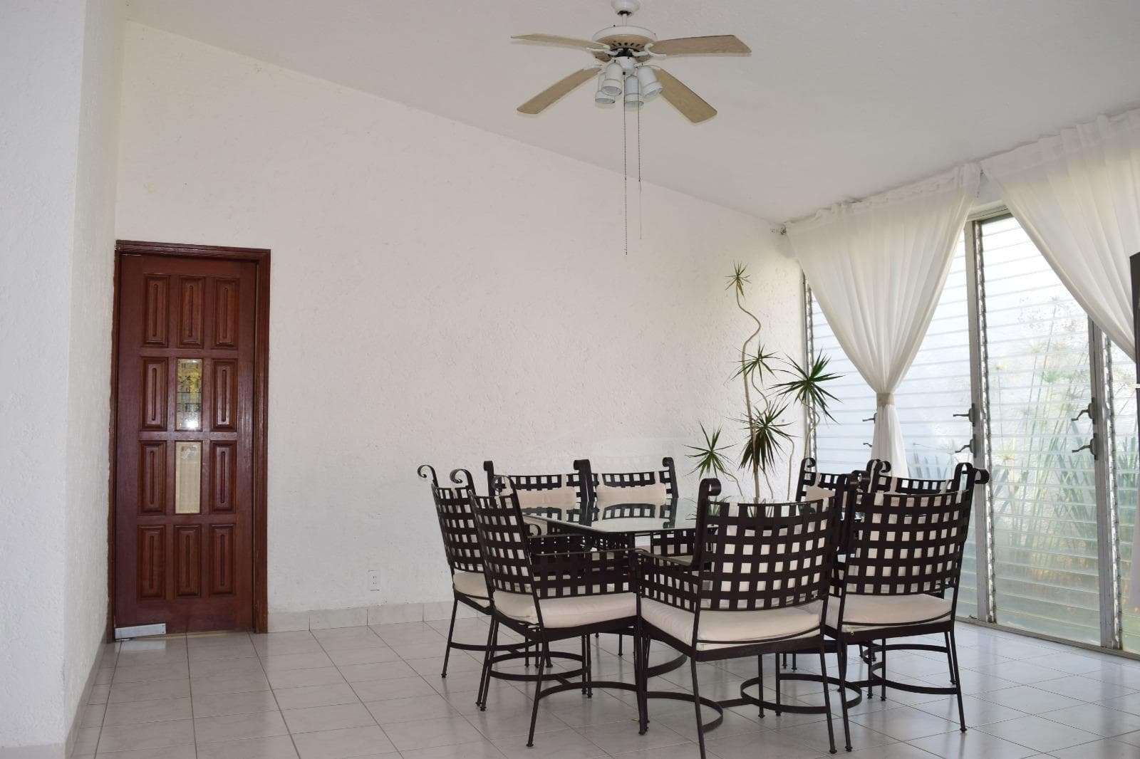 House for Sale with a Pool and Spacious Garden in Jardines de Cuernavaca, Morelos