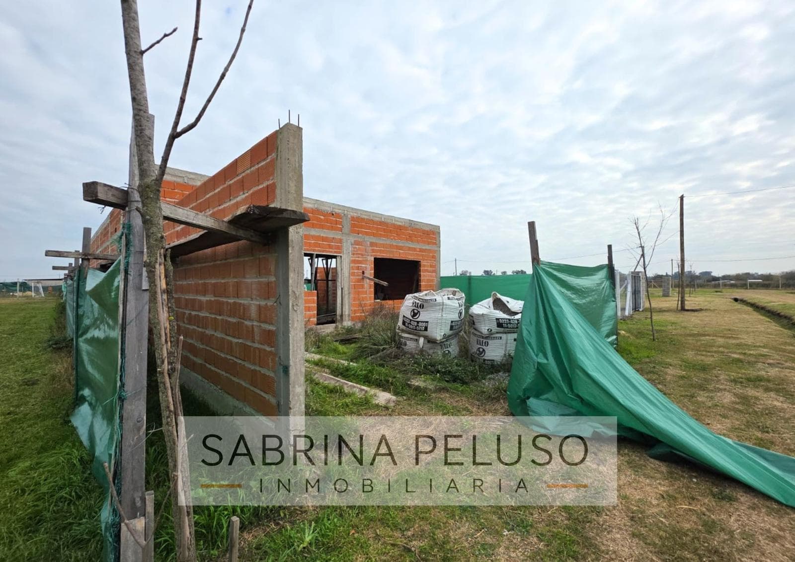 Land in Mariano Acosta