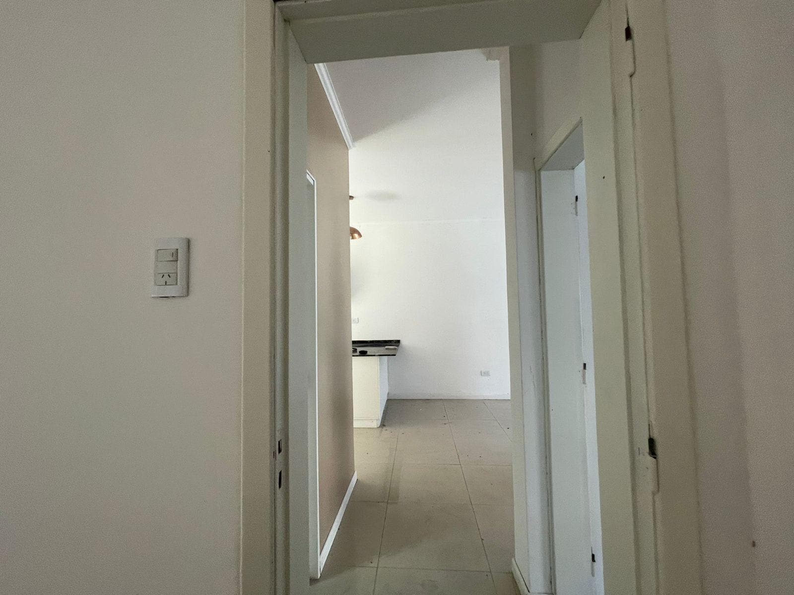 VENTA CASA 3 AMBIENTES EN BERNAL GRAN OPORTUNIDA APTO CRÉDITO-ACEPTA PERMUTA