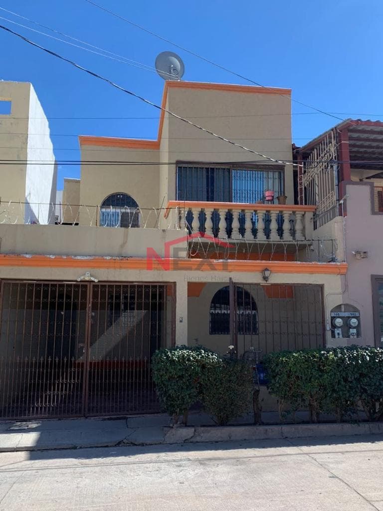 HOUSE FOR SALE IN REAL DEL ARCO