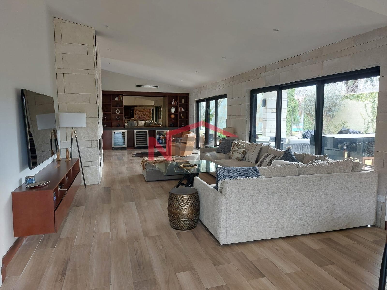 FURNISHED AND FULLY EQUIPPED ONE-STORY HOUSE FOR RENT
