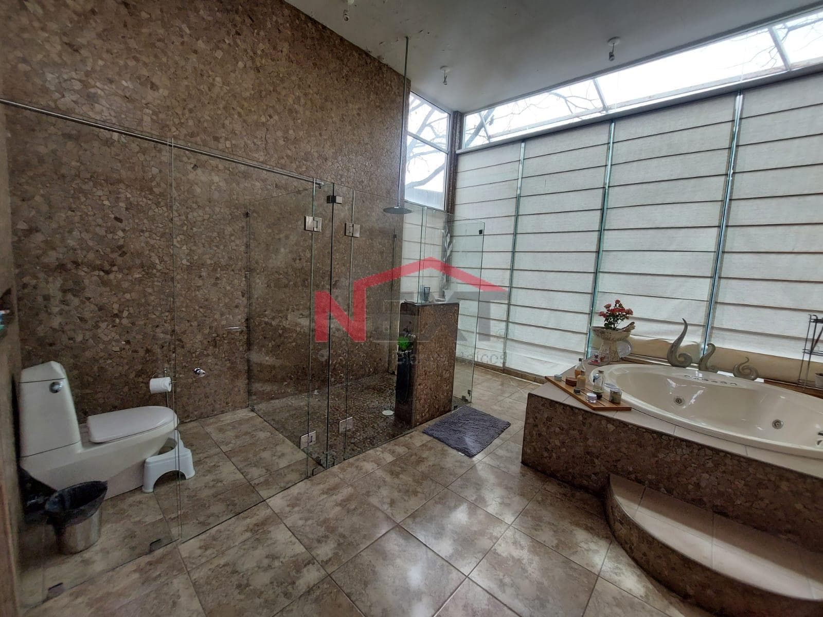 FURNISHED AND FULLY EQUIPPED ONE-STORY HOUSE FOR RENT
