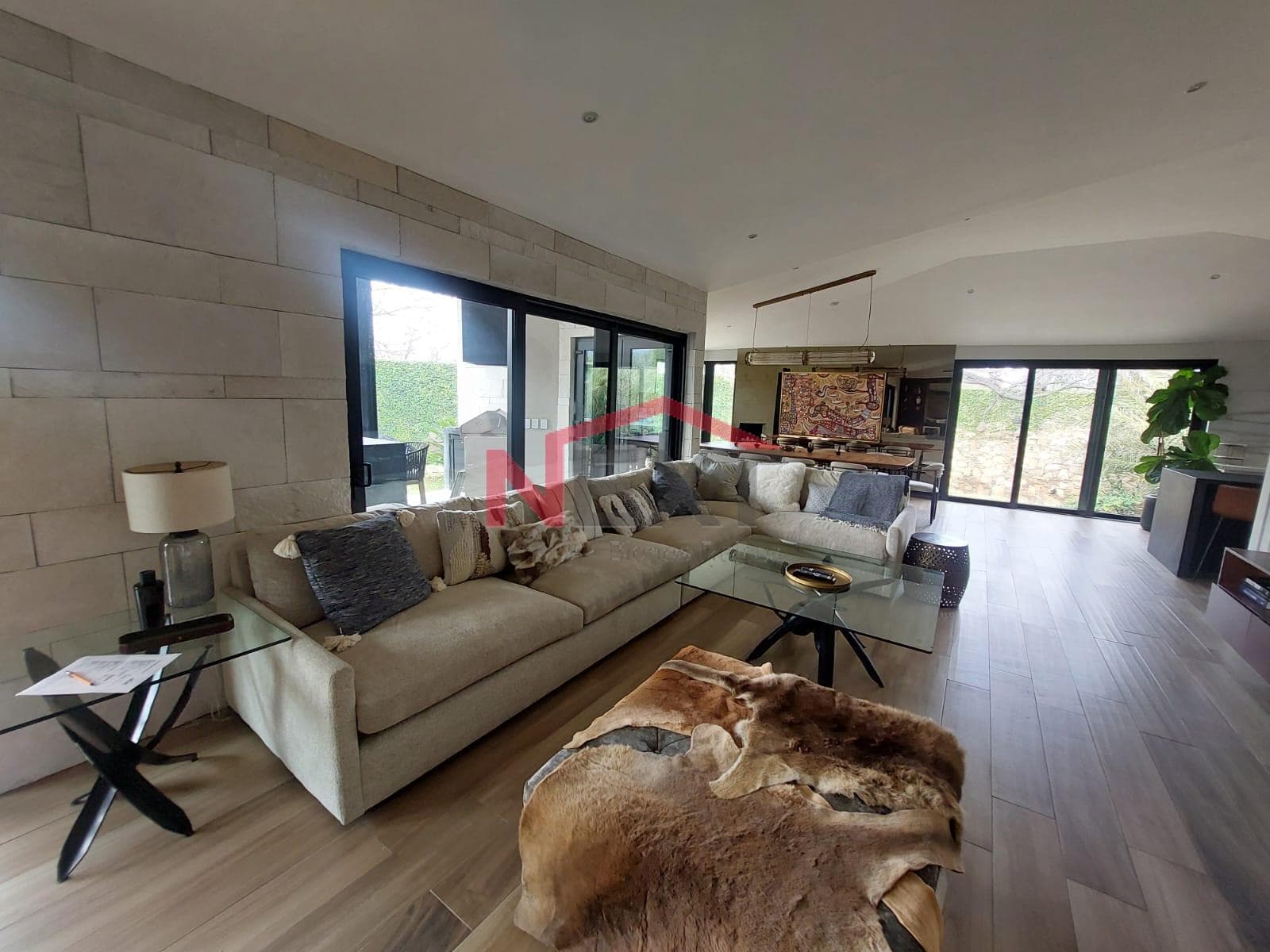 FURNISHED AND FULLY EQUIPPED ONE-STORY HOUSE FOR RENT