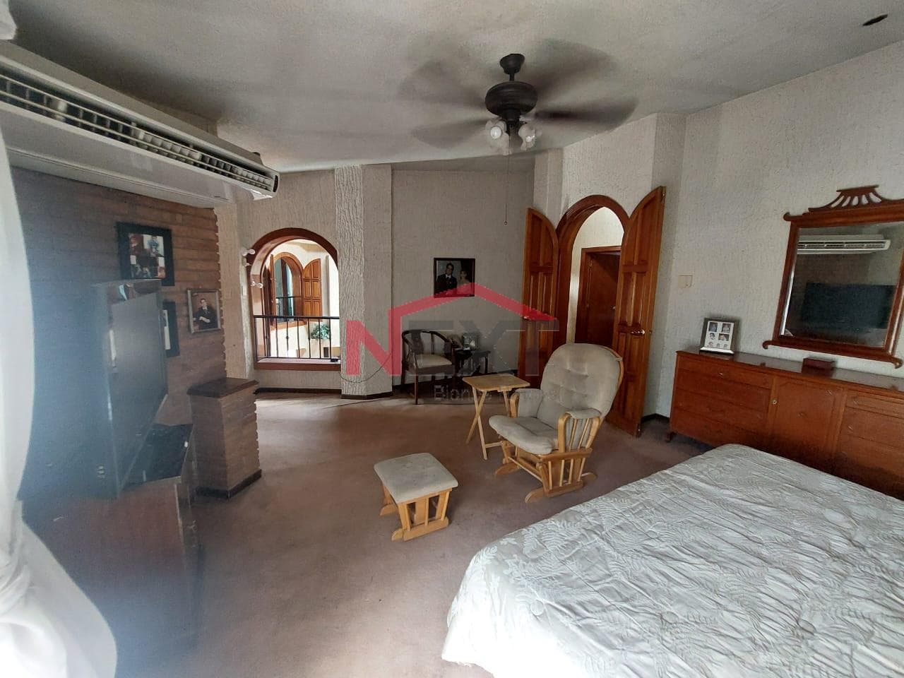 CORNER HOUSE FOR SALE IN THE CUMBRES NEIGHBORHOOD