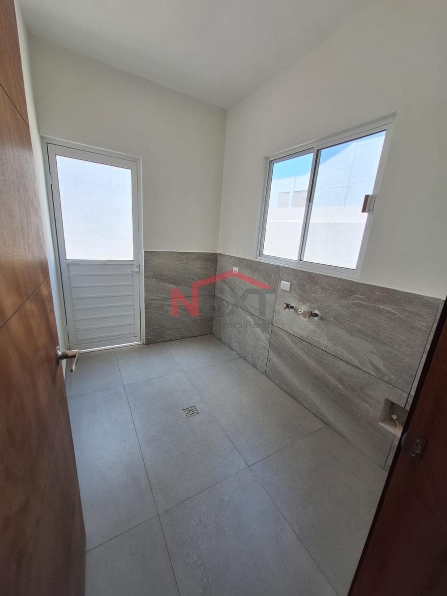 HOUSE FOR SALE IN THE NORTH, 1 MINUTE FROM THE SALTILLO-MTY HIGHWAY
