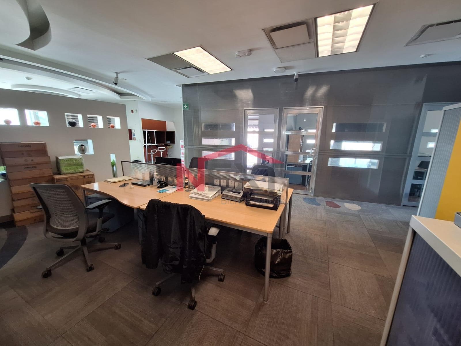 OFFICES FOR RENT ON THE GROUND FLOOR OF COLOSIO