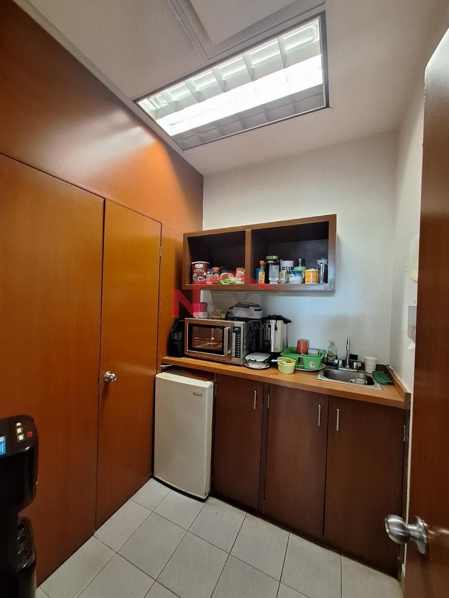 OFFICES FOR RENT ON THE GROUND FLOOR OF COLOSIO