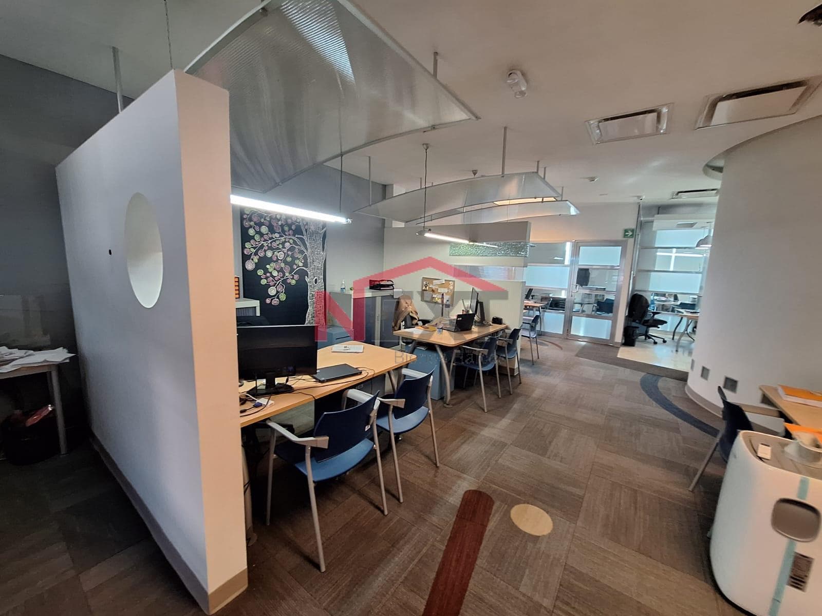 OFFICES FOR RENT ON THE GROUND FLOOR OF COLOSIO