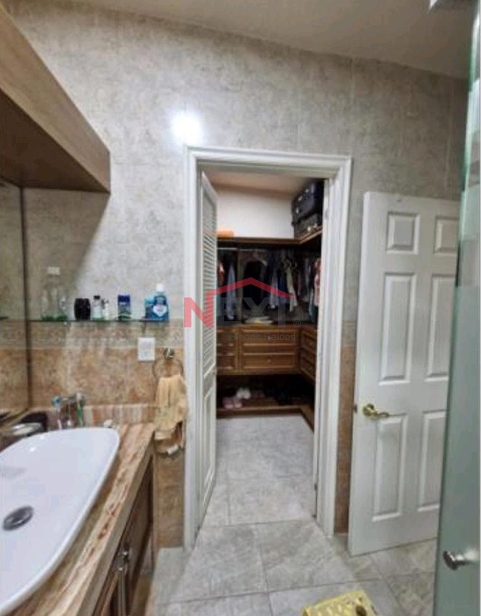 HOUSE FOR SALE IN THE NORTH WITH A POOL