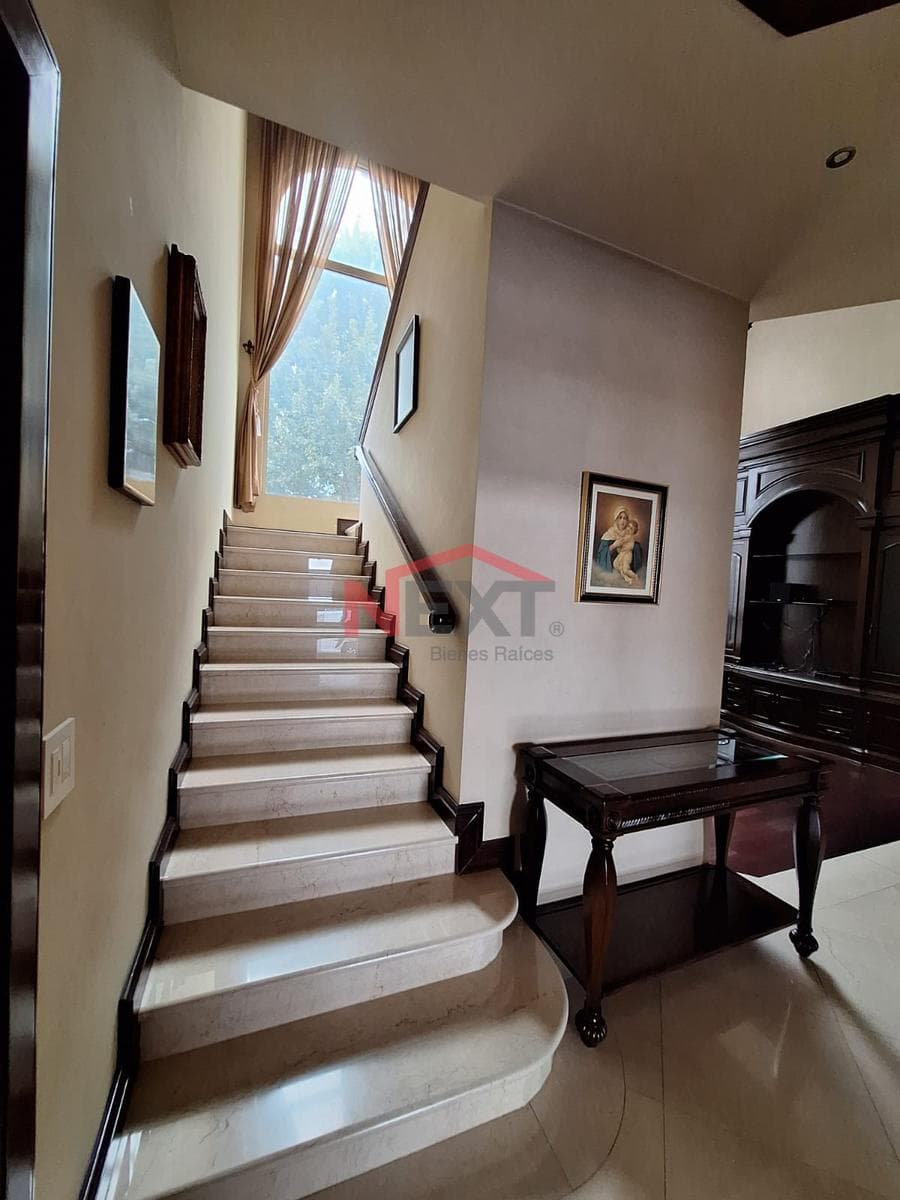 HOUSE WITH A POOL FOR SALE IN THE NORTH