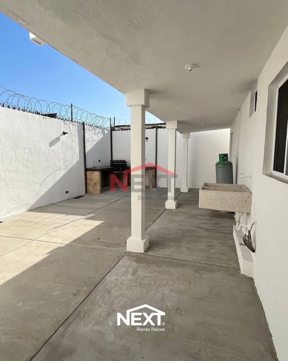 HOUSE FOR SALE IN COL. LOMA LINDA