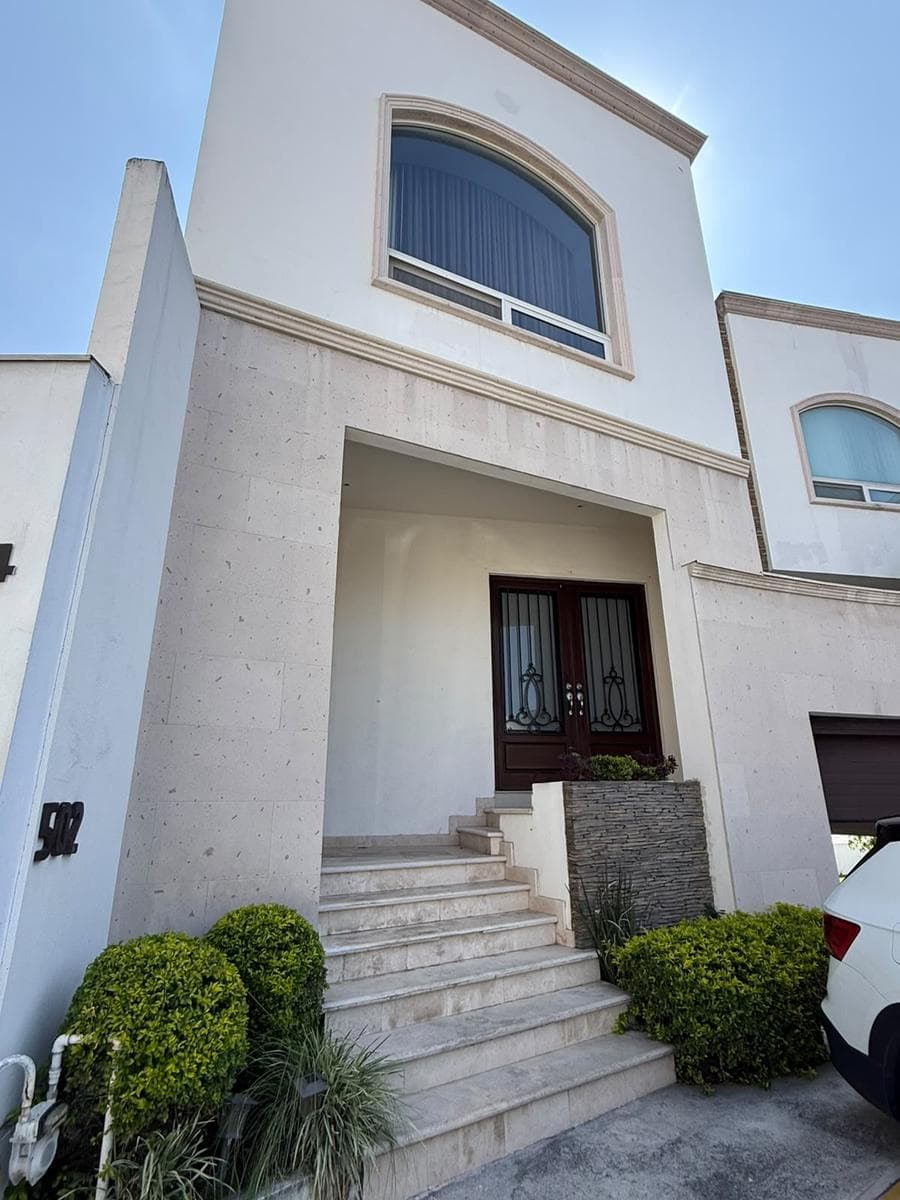 House for sale in the Dynasty-San Jeronimo residential area.