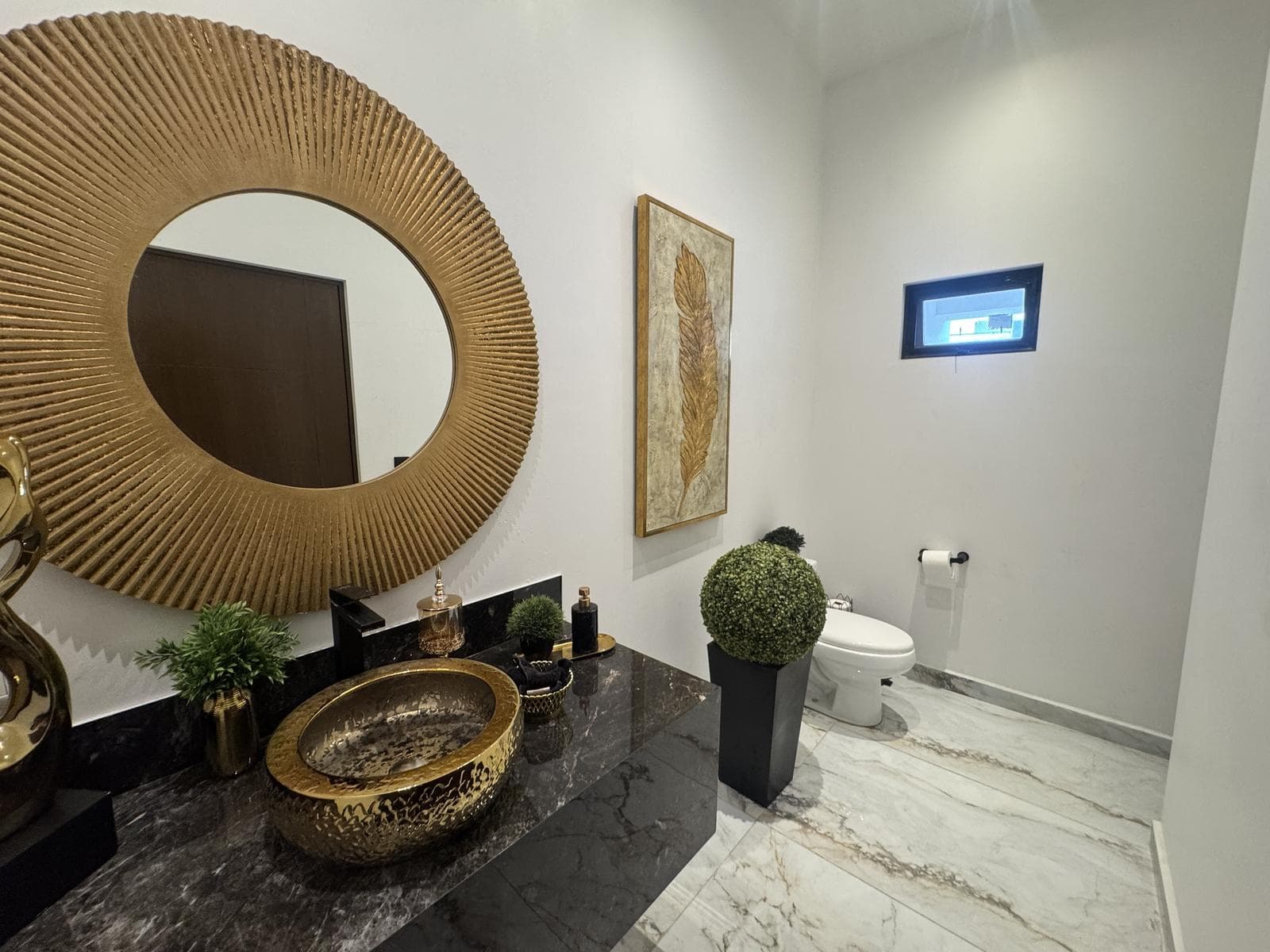 HOUSE FOR SALE IN LA JOYA