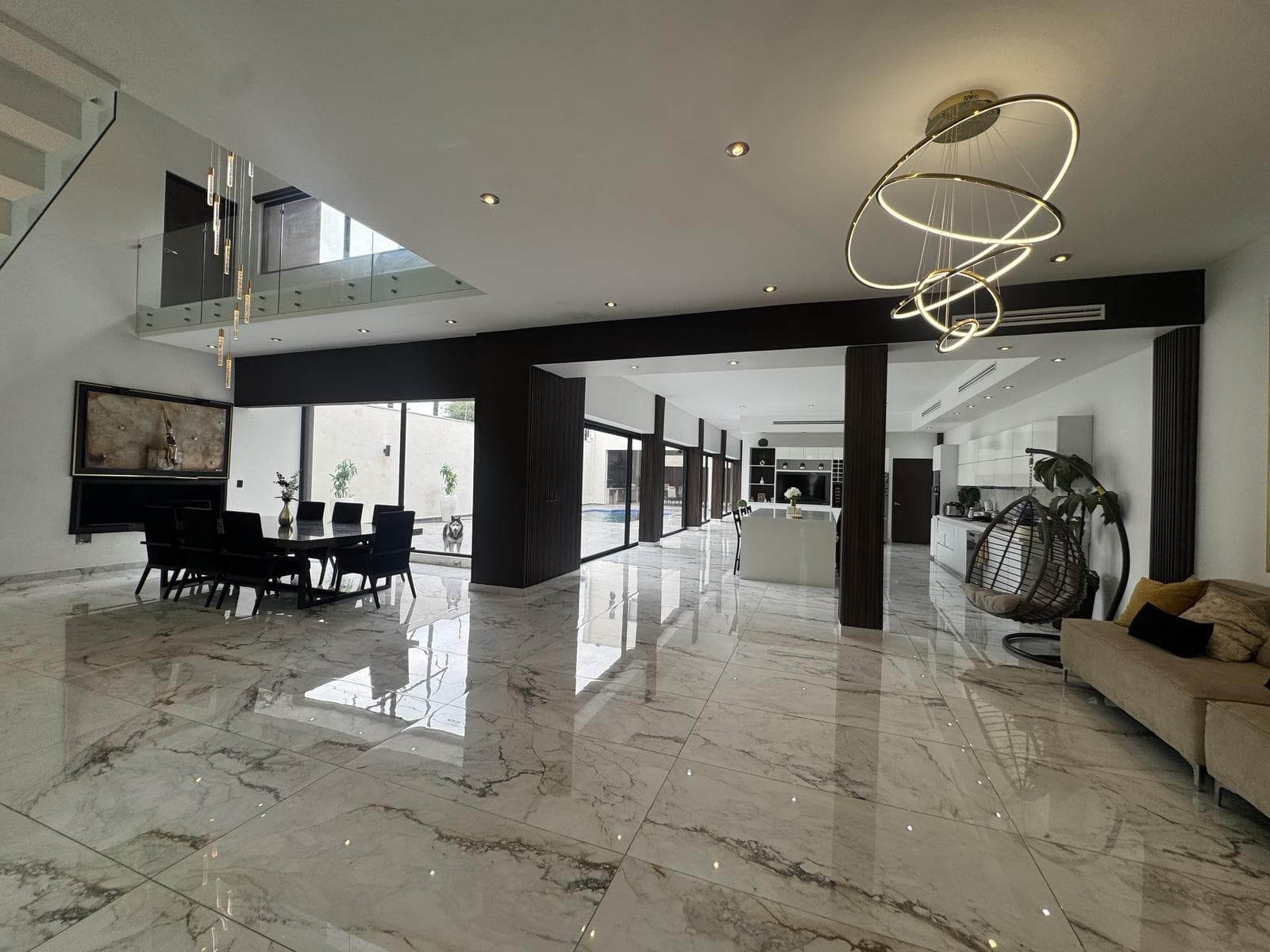 HOUSE FOR SALE IN LA JOYA