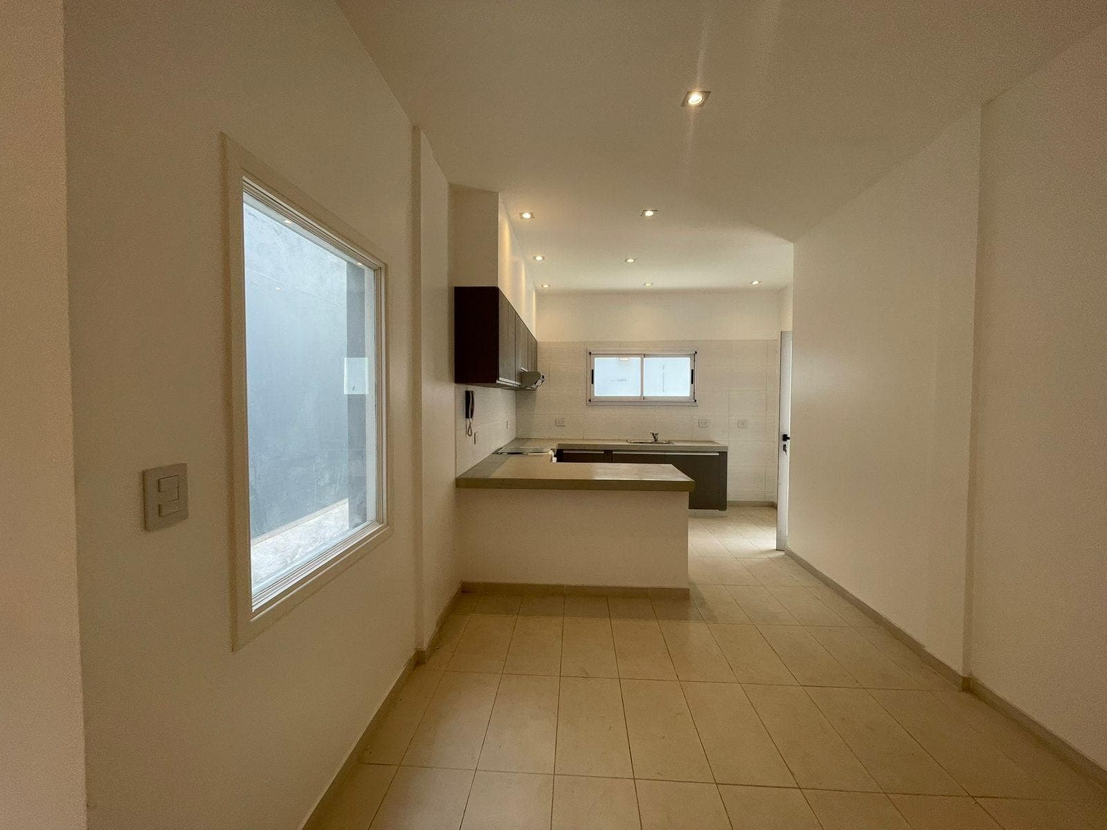 VENTA DEPARTAMENTO 3 AMBIENTES EN GERLI AVELLANEDA CON COCHERA, PATIO Y PARRILLA-ACEPTA PERMUTA