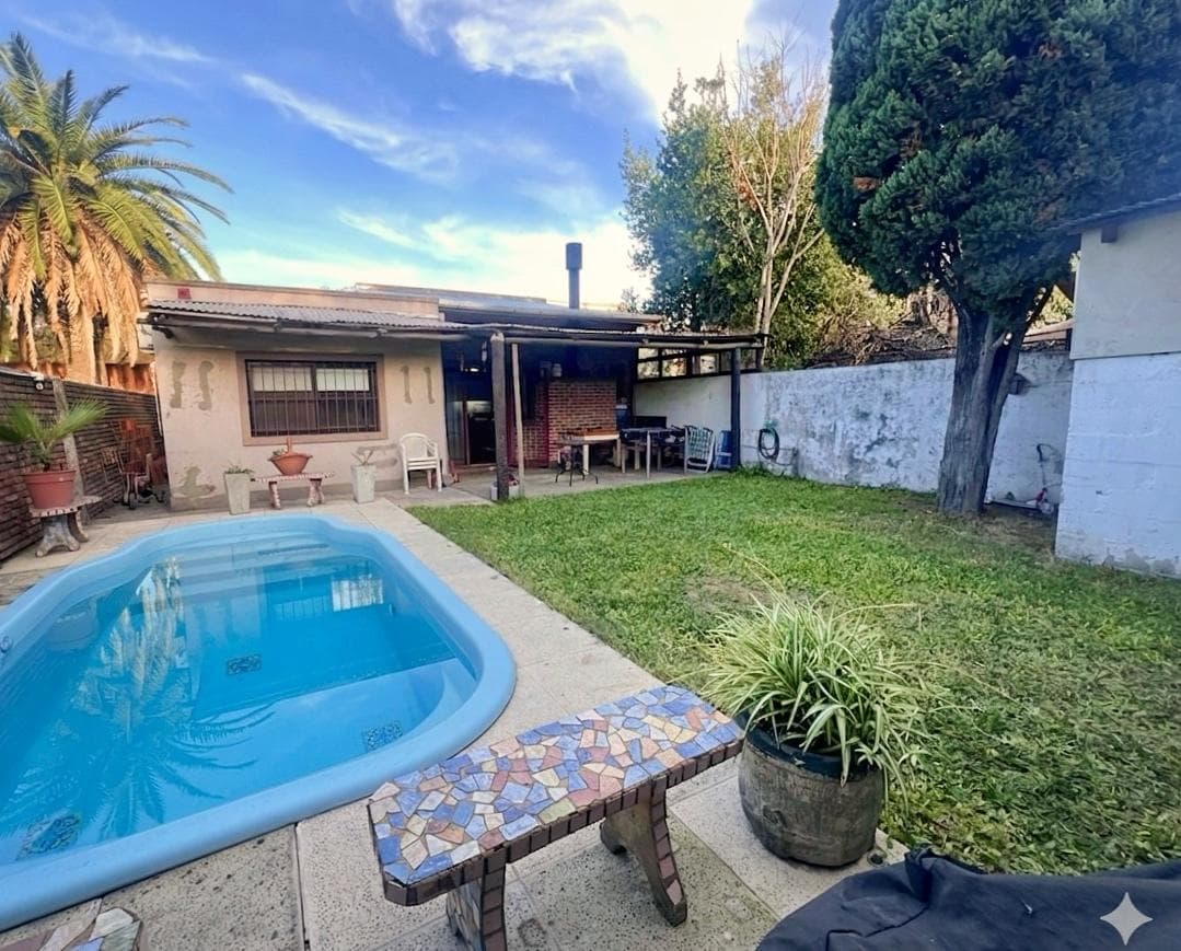 5-BEDROOM HOUSE FOR SALE, WITH GARDEN, POOL, AND GARAGE IN VILLA ADELINA, SAN ISIDRO, NORTHERN GREATER BUESOS AIRES