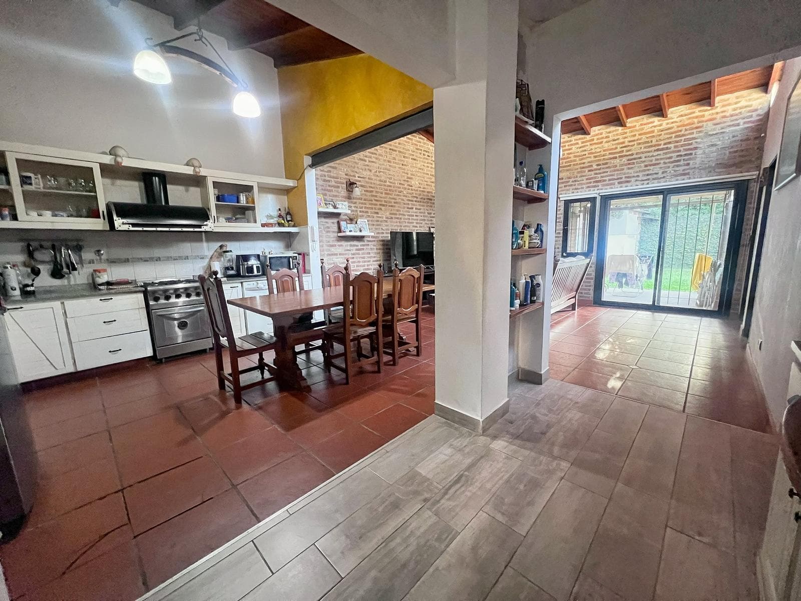 5-BEDROOM HOUSE FOR SALE, WITH GARDEN, POOL, AND GARAGE IN VILLA ADELINA, SAN ISIDRO, NORTHERN GREATER BUESOS AIRES