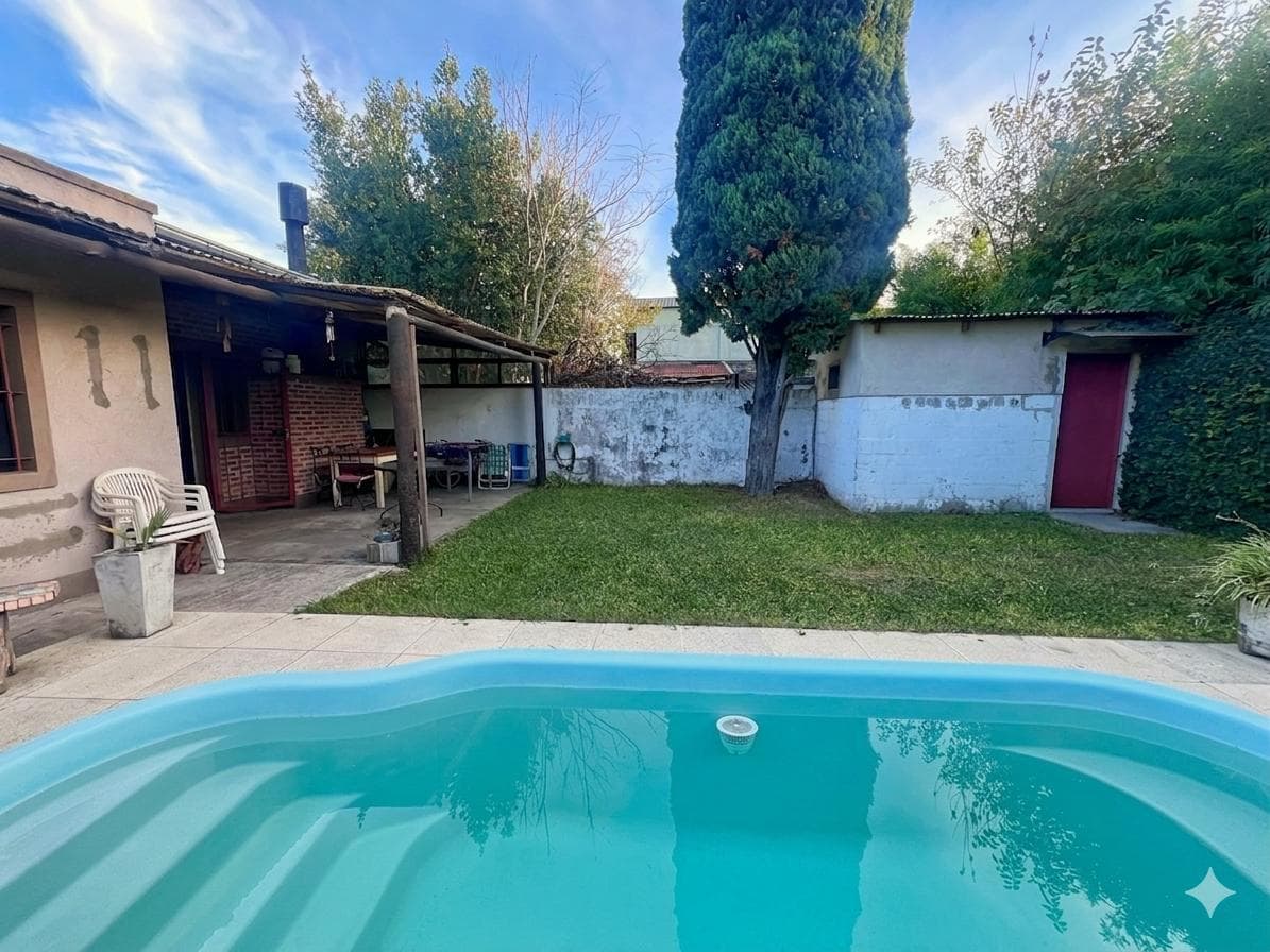 5-BEDROOM HOUSE FOR SALE, WITH GARDEN, POOL, AND GARAGE IN VILLA ADELINA, SAN ISIDRO, NORTHERN GREATER BUESOS AIRES